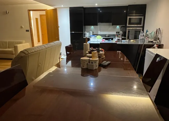 Exquisitely Spacious London Central